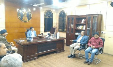 Dhanbad : DC से IMA डेलीगेशन की मुलाकात, डॉक्टरों ने वापस ली हड़ताल