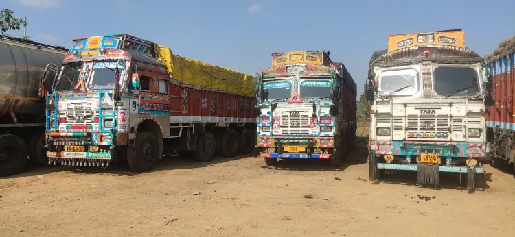Dhanbad: इलिगल कोल बिजनस के खिलाफ जिला प्रशासन का ताबड़तोड़ रेड, 54 ट्रक जब्त, कई पुलिस स्टेशन में FIR