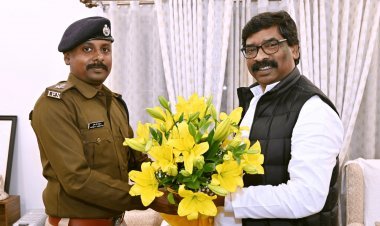 Dhanbad SSP ने सीएम से की मुलाकात, नवबर्ष की शुभकनाएं दी