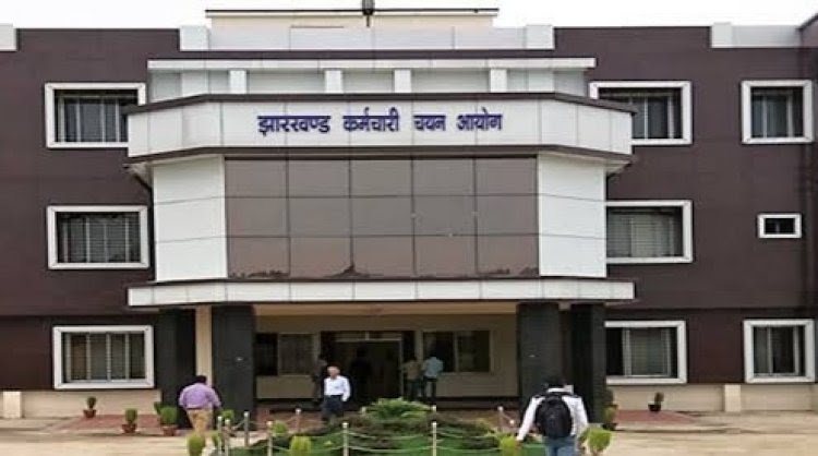 Jharkhand: JSSC के अध्यक्ष पद से नीरज सिन्हा ने इस्तीफा दिया, IAS प्रशांत कुमार को मिली जिम्मेवारी