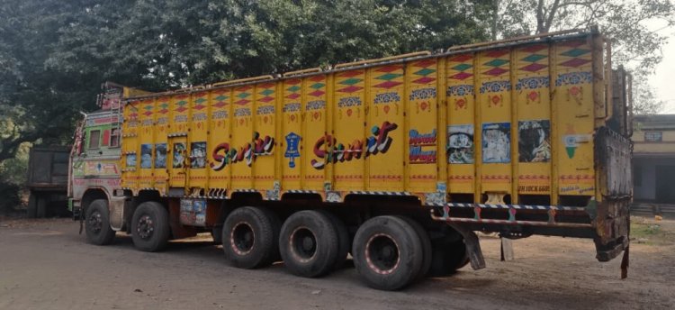 Dhanbad: खनन टास्क फोर्स की झरिया व तोतुलमारी में रेड, भारी मात्रा में कोयला व  एक ट्रक जप्त