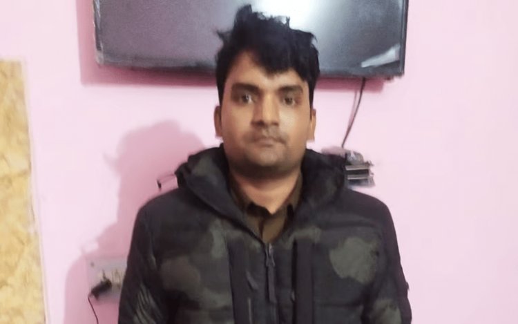 Dhanbad : 15 हजार रुपये घूस लेते गोविंदपुर पुलिस स्टेशन के SI विक्रम कुमार को ACB ने रंगेहाथ किया अरेस्ट