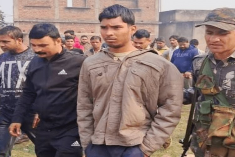 Dhanbad: बेटे ने बाप को कुल्हाड़ी से काट डाला, पुलिस ने आरोपी को किया अरेस्ट