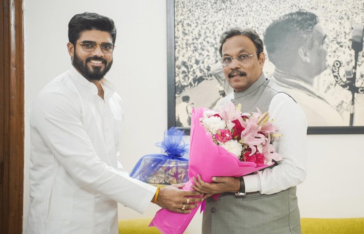 Bihar : पशुपति पारस के साथ फिर होगा 'खेला'! BJP प्रभारी विनोद तावड़े से मिले प्रिंस राज