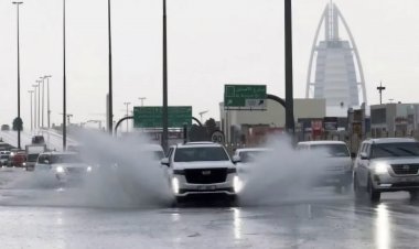 UAE Rain: यूएई में भारी बारिश, ओमान में 18 की मौत, दुबई एयरपोर्ट पर 25 मिनट संचालन रहा बंद