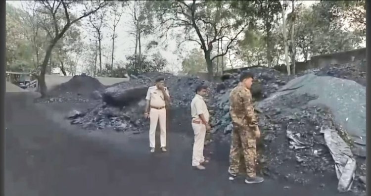 Dhanbad : गोविंदपुर के डेल्टा प्रीमियम हार्डकोक भट्ठा से एक हजार टन अवैध कोयला जब्त