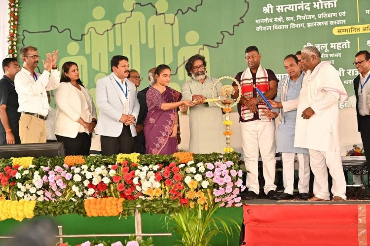Dhanbad: झारखंड में खोले जायेंगे श्रम आवासीय विद्यालय और मॉडल स्कूल: सीएम हेमंत सोरेन