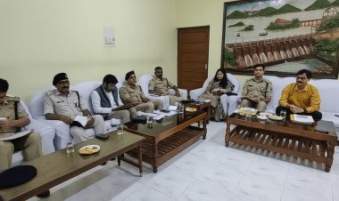 Jharkhand Assembly Elections 2024: बोडरिंग एरिया के पुलिस व प्रशासनिक पदाधिकारियों की बैठक