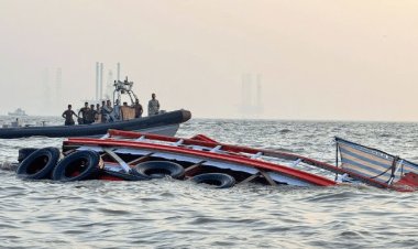 Mumbai boat accident: नेवी की बोट से प्राइवेट कंपनी की नाव टकरायी, 13 की मौत