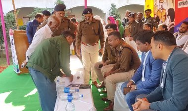 Dhanbad: जन शिकायत समाधान कार्यक्रम,पांच स्थानों पर शिविर, कुल 313 आवेदन आये