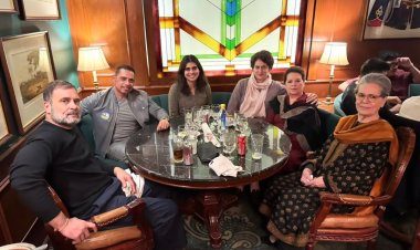 New Delhi: पूरी फैमिली के साथ क्वालिटी रेस्टोरेंट में राहुल गांधी ने किया लंच