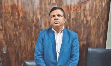 Jharkhand:रांची सदर के CO मुंशी राम को एंटी करप्शन ब्यूरो ने घूस लेते रंगे हाथ किया अरेस्ट,घर से मिले 11.42 लाख