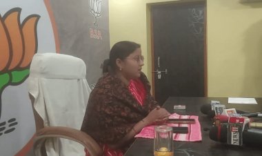 Dhanbad: झरिया MLA रागिनी सिंह के ऑफिस पर फायरिंग, शशि, एकलव्य व हर्ष के खिलाफ पुलिस में कंपलेन