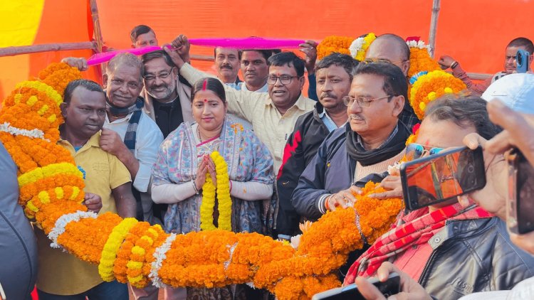 Dhanbad: नव वर्ष के मौके पर जनता मजदूर संघ ने किया वन भोज का आयोजन