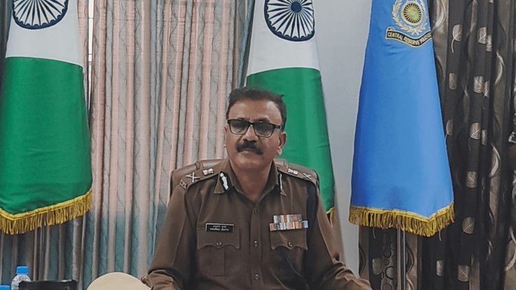 Jharkhand : चाईबासा में सुरक्षा बलों ने महिला नक्सली समेत दो को किया ढेर, आर्म्स व गोली बरामद