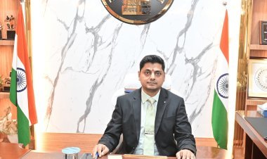 Dhanbad : धनबाद के 54 वें DC के रूप में आदित्य रंजन ने संभाला पदभार