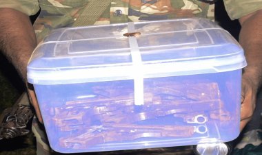 Dhanbad : धनबाद पुलिस और बंगाल एटीएस की रेड में सफलता, मिनी गन फैक्ट्री का भंडाफोड़, पांच अरेस्ट