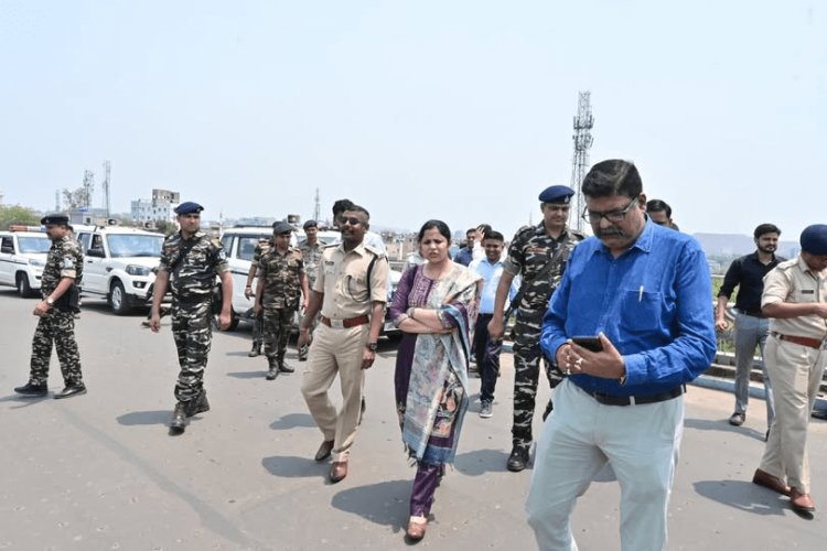 Dhanbad: सीनीयर अफसरों ने किया वैकल्पिक मार्ग का निरीक्षण