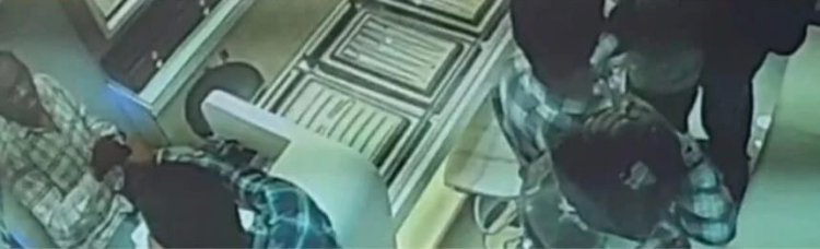 Jharkhand : बोकारो के ज्वेलरी शॉप में पांच करोड़ की लूट, पुलिस ने 24 घंटे के अंदर सभी क्रिमिनलों को किया अरेस्ट