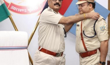Jharkhand: 64 पुलिस इंस्पेक्टर बने डीएसपी, डीजीपी ने बैज लगाकर किया सम्मानित