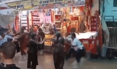 Khatu Shyam Mandir :  खाटू श्याम मंदिर में जमकर चली लाठियां, दुकानदारों ने श्रद्धालुओं पर बरसाये डंडे