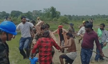 Dhanbad: अधिग्रहित जमीन अतिक्रमण मुक्त कराने गयी SAIL मैनजमेंट टीम का विरोध, ग्रामीणों पर हल्का बल प्रयोग