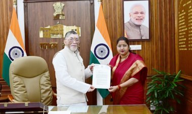 Dhanbad: गवर्नर से मिली झरिया एमएलए रागिनी सिंह जामाडोबा डिग्री कॉलेज की समस्याओं का निराकरण की मांग