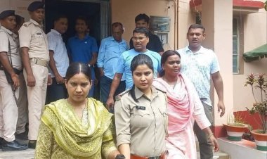 Bihar : समस्तीपुर में विजीलेंस का एक्शन, 20 हजार रुपये घूस लेते लेते महिला थानाध्यक्ष व ड्राइवर अरेस्ट
