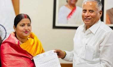 रेल राज्य मंत्री वी. सोमन्ना से मिली रागिनी सिह, धनबाद से वेल्लोर व दिल्ली के लिए नयी ट्रेन की मांग