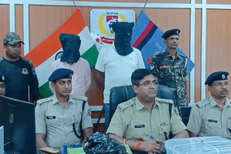 Jharkhand : भोगनाडीह में हूल दिवस पर झड़प मामले में पुलिस एक्शन, गोड्डा से आर्म्स के साथ दो अरेस्ट