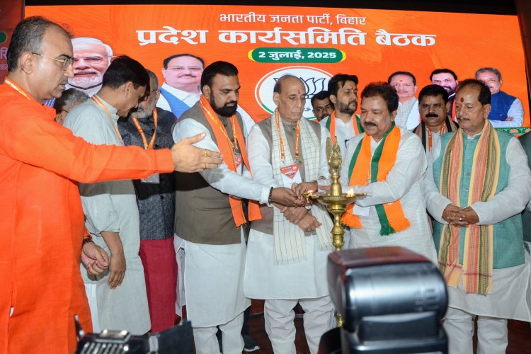 Bihar: 'जंगलराज में विकास का पहिया थमा ही नहीं, उलटा चलने लगा था': राजनाथ सिंह