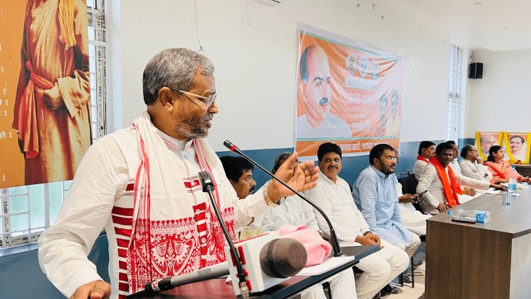 Dhanbad : राष्ट्र की एकता वअखंडता के लिए श्यामा प्रसाद मुखर्जी ने जान की बाजी लगा दी : बाबूलाल मरांडी