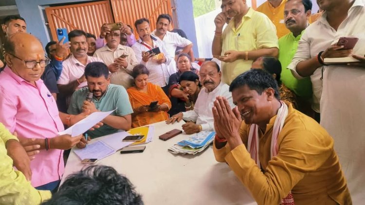 Dhanbad: बोकारो में एमपी ढुलू महतो का जनता दरबार,अधिकांश मामलो का ऑन‑द‑स्पॉट समाधान