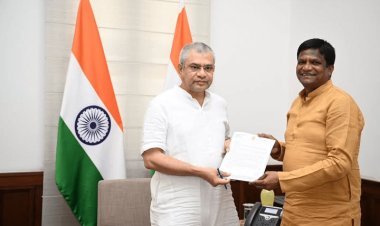 New Delhi: झारखंड में बने नया रेलवे जोन, रेल मंत्री से मिले धनबाद एमपी ढुलू महतो, रखी बड़ी मांग