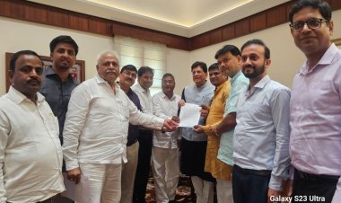 New-Delhi: ढुलू महतो ने की पीयूष गोयल से मुलाकात, बोकारो-धनबाद को रोजगार और निवेश का हब बनाने की मांग