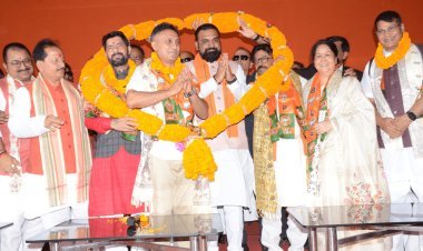 ‍ Bihar: बिहार में वोटबैंक साधने की तैयारी, आनंद मिश्रा, नागमणि और आशुतोष ने थामा BJP का दामन