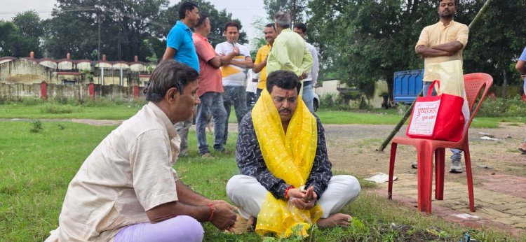 Dhanbad : न्यू स्टेशन रेलवे कॉलोनी  श्री श्री दुर्गा पूजा समिति पंडाल का खूंटी पूजा संपन्न 