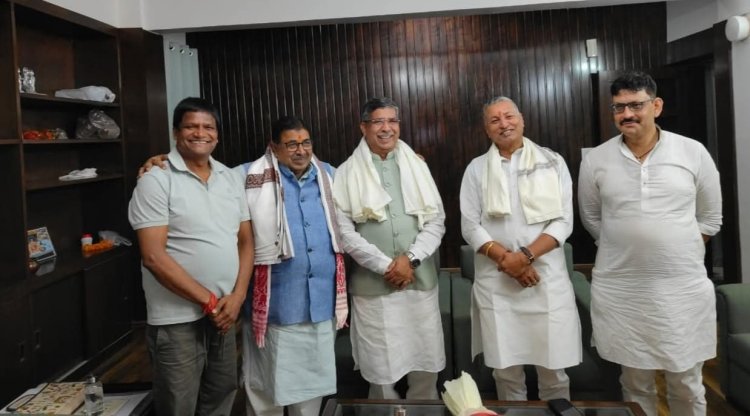 नई दिल्ली में ढुलू महतो के घर पर सियासी हलचल! दो सांसद और एक पूर्व सांसद का हुआ जुटान