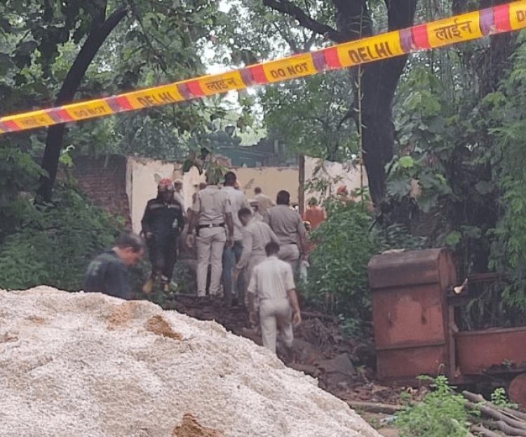 New Delhi: हुमायूं के मकबरे के पास दरगाह शरीफ पत्ते शाह की दीवार गिरी, मलबे में दबकर पांच लोगों की मौत