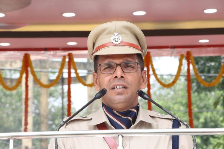 79th Independence Day 2025: हर मोर्चे पर बेहतर काम कर रही है धनबाद पुलिस: एसएसपी