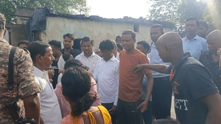 Landslide in Dhanbad: मोदीडीह में धमाके के साथ भू-धंसान, कई घर जमींदोज, अफरा-तफरी