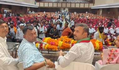 धनबाद में आजसू पार्टी का मिलन समारोह, सुदेश महतो ने कहा-कुड़मी और सरना समुदाय के मुद्दों के साथ है आजसू पार्टी