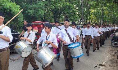 धनबाद में RSS शताब्दी वर्ष: 3 हजार से अधिक स्वयंसेवक हुए शामिल, भव्य पथ संचलन और विजयदशमी उत्सव संपन्न