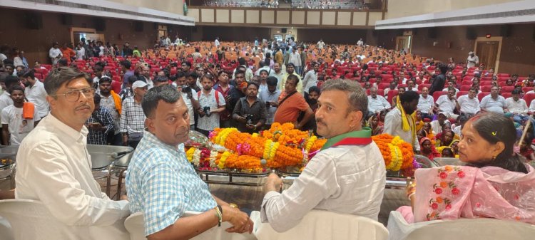 धनबाद में आजसू पार्टी का मिलन समारोह, सुदेश महतो ने कहा-कुड़मी और सरना समुदाय के मुद्दों के साथ है आजसू पार्टी