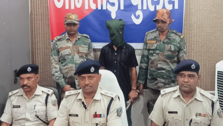 Jharkhand: जामताड़ा पुलिस की बड़ी कार्रवाई, साइबर ठगों का सिम सप्लायर अरेस्ट,  377 असम नंबर के सिम कार्ड बरामद