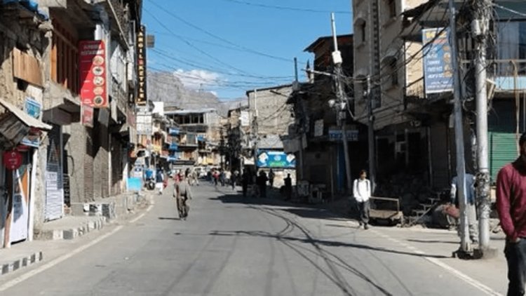 Leh Ladakh Protest: लेह-लद्दाख में बवाल,  CRPF की गाड़ी और BJP ऑफिस फूंका, कारगिल बंद