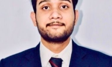 IIT (ISM) धनबाद के पूर्व छात्र मोहित अग्रवाल ने रचा इतिहास — IES 2025 में हासिल की देशभर में पहली रैंक 1