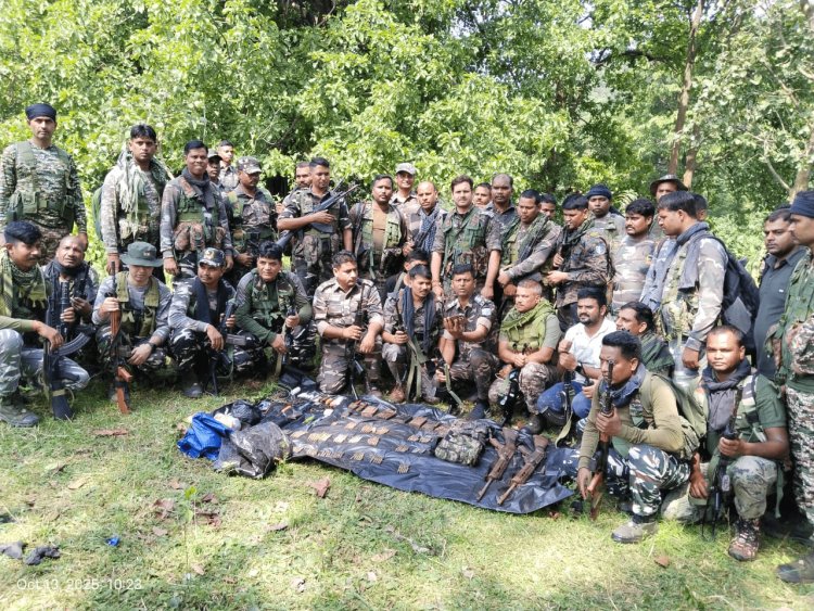 बोकारो के मुरपा जंगल में मुरपा जंगल में पुलिस का बड़ा ऑपरेशन, दो SLR राइफल, 233 गोलियां बरामद