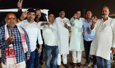 Bihar Elections 2025 : शाहपुर में राकेश रंजन ओझा के पक्ष में धनबाद के नेताओं ने चलाया जनसंपर्क