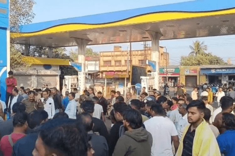 धनबाद: झरिया में दिनदहाड़े गैंगवार!  छपरा के वांछित अपराधी प्रेम यादव की सिर में गोली मारकर हत्या